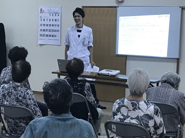 八幡屋老人憩の家にて